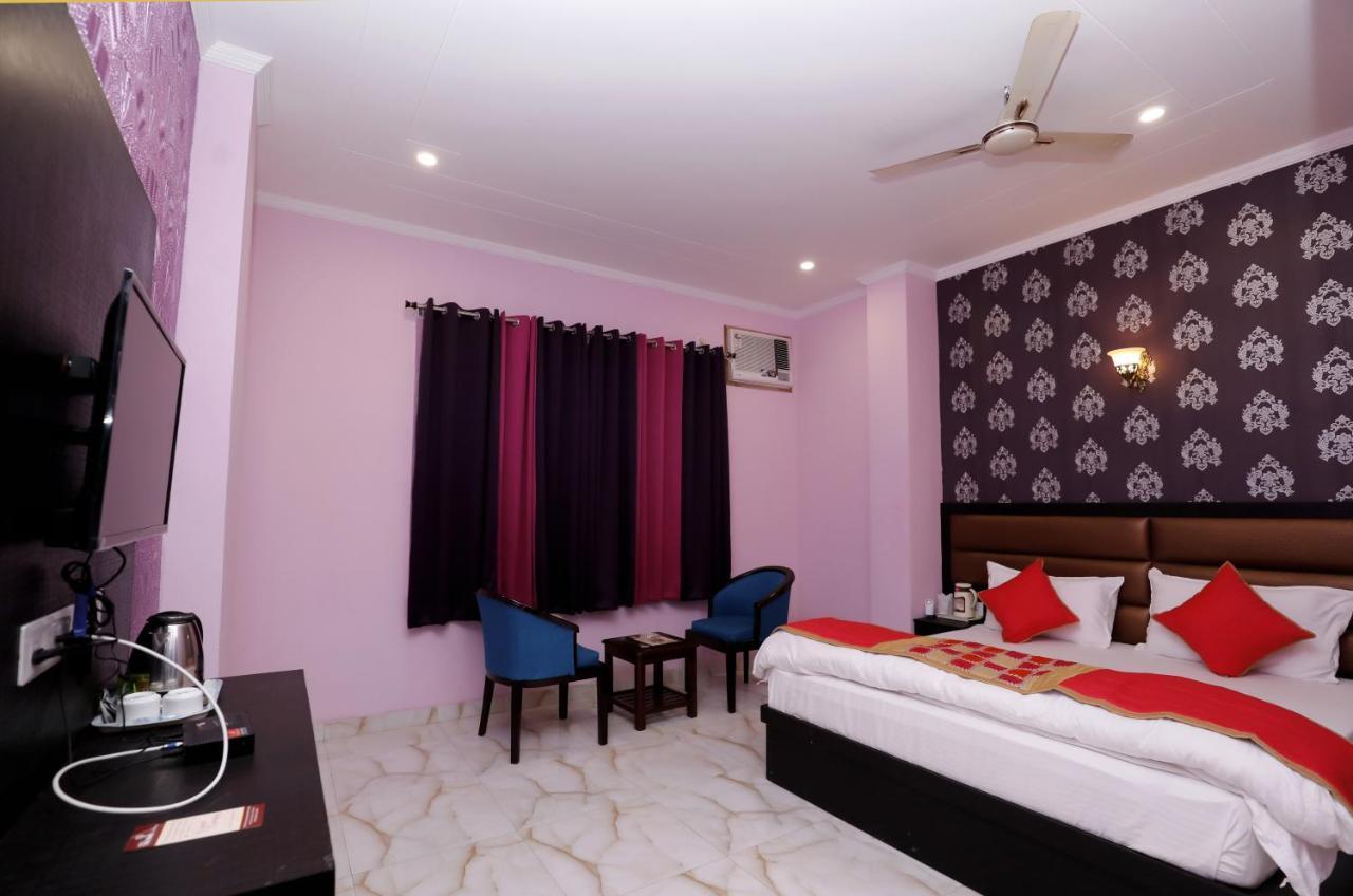 The Park Presidency Hotel بريلي المظهر الخارجي الصورة