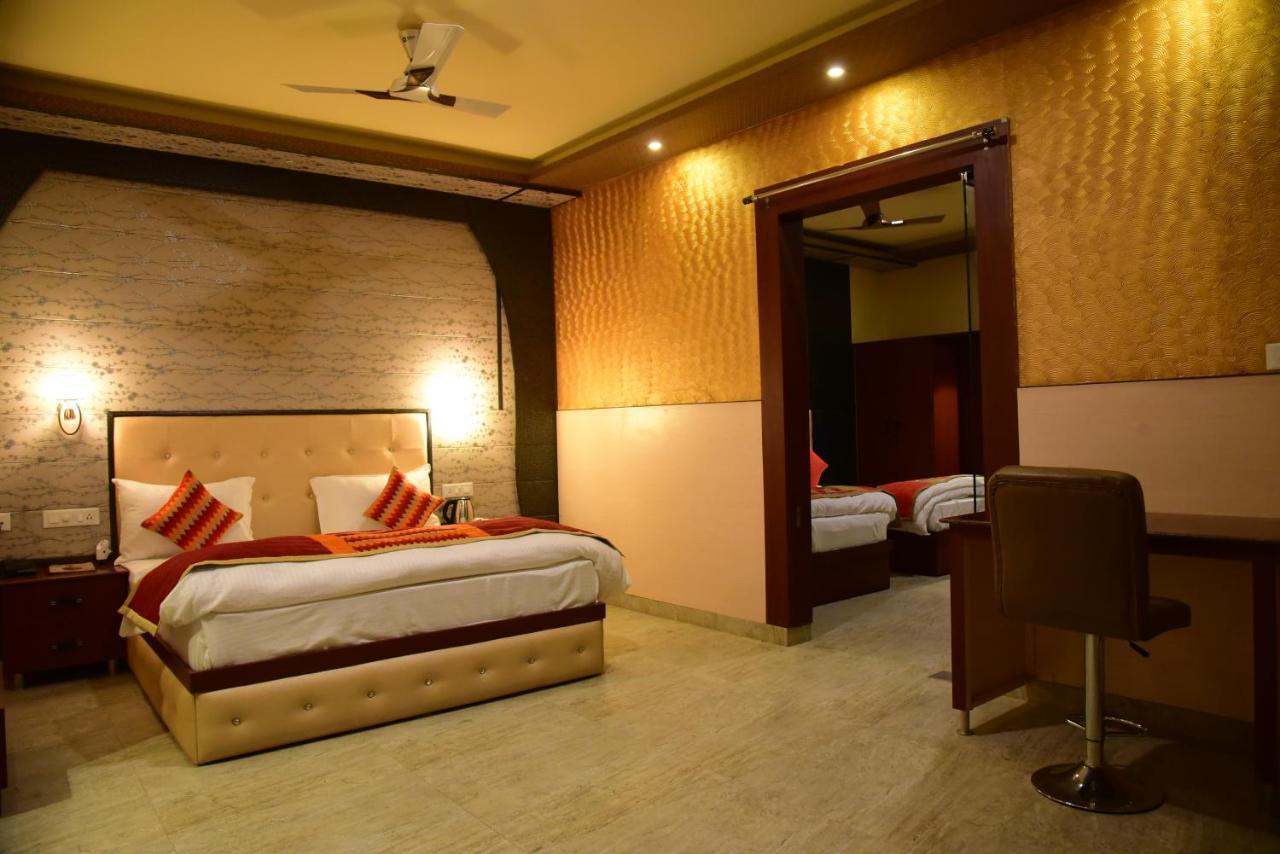 The Park Presidency Hotel بريلي المظهر الخارجي الصورة
