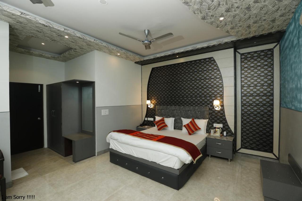 The Park Presidency Hotel بريلي المظهر الخارجي الصورة